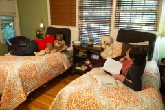 Abby-Angelia-in-their-Room-LEC
