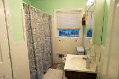 bathroom-at-LEC